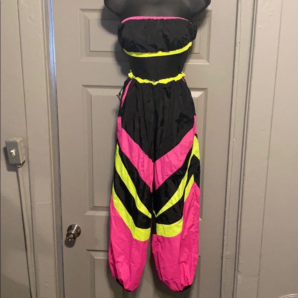Windbreaker outfit